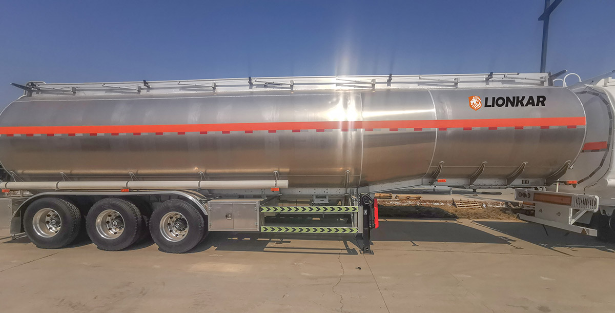 Stainless Steel Tanker Trailer for Chemical Milk Water