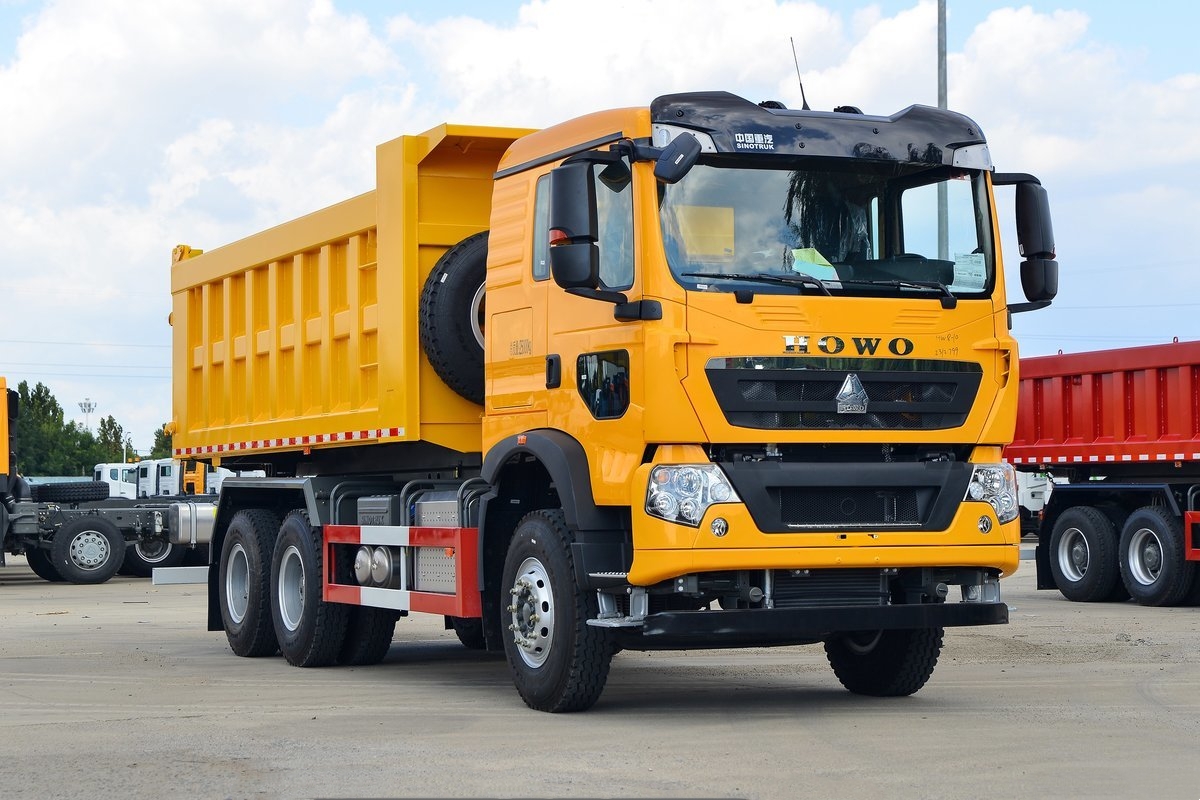 Camion-benne SINOTRUK HOWO TX 400HP 6X4 6.3m à vendre au Malawi